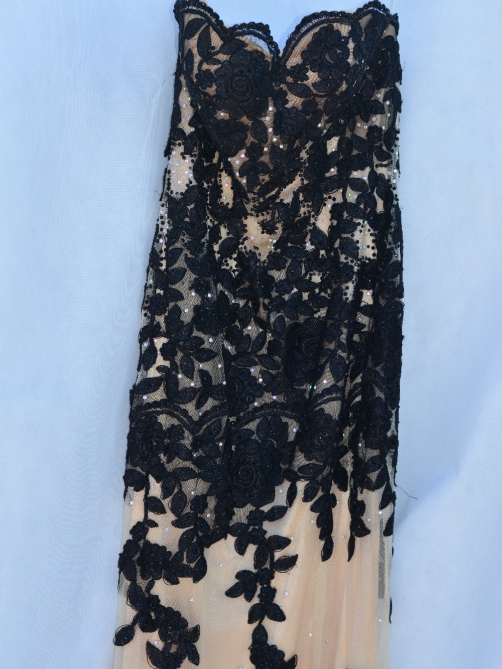 Nude & Black Lace& Beaded  Gown Size S Fabuluxe Couture - Picture 7 of 16